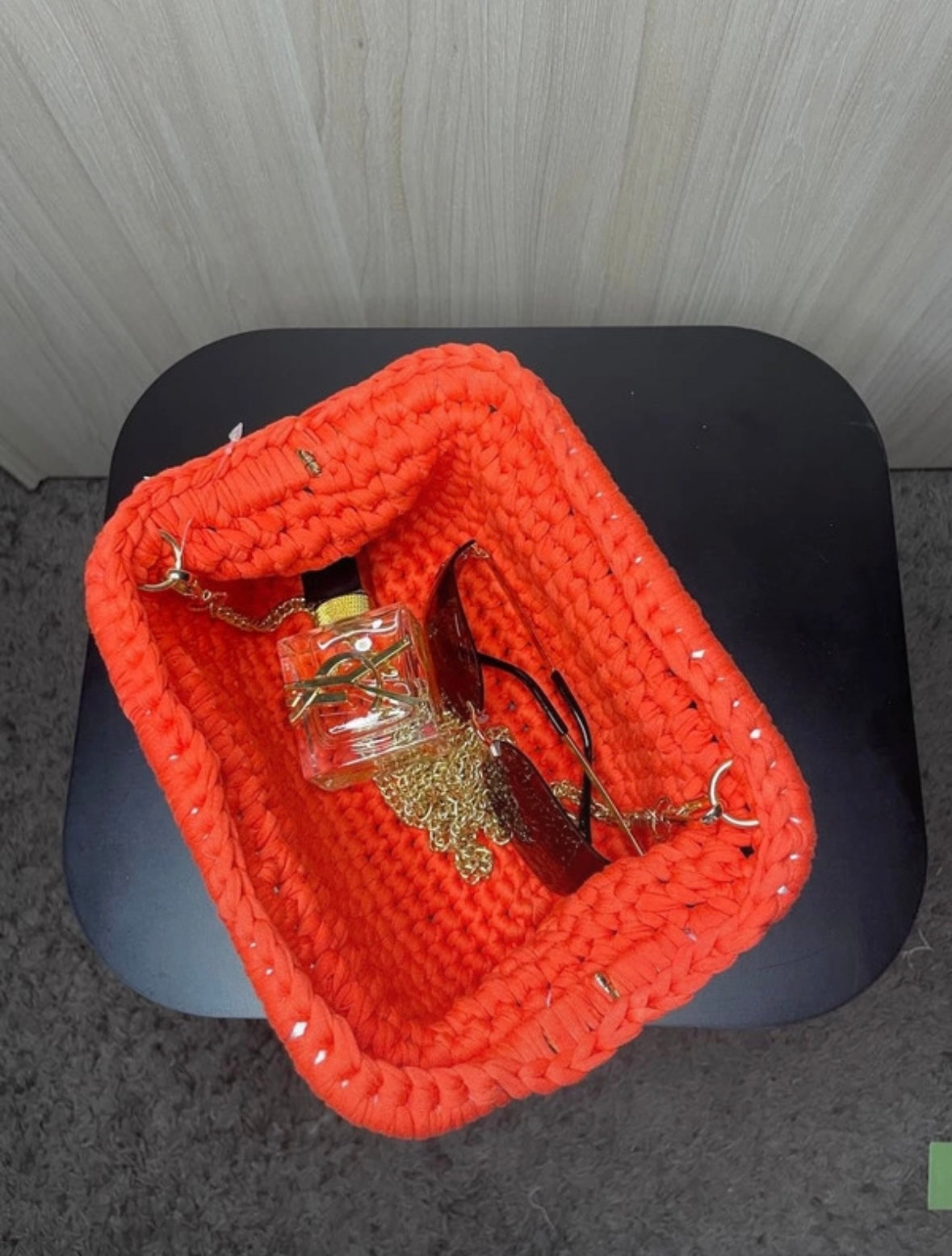 Borsa Handmade Virginialuxebags – Uncinetto Arancio Fluo con Dettagli Gold